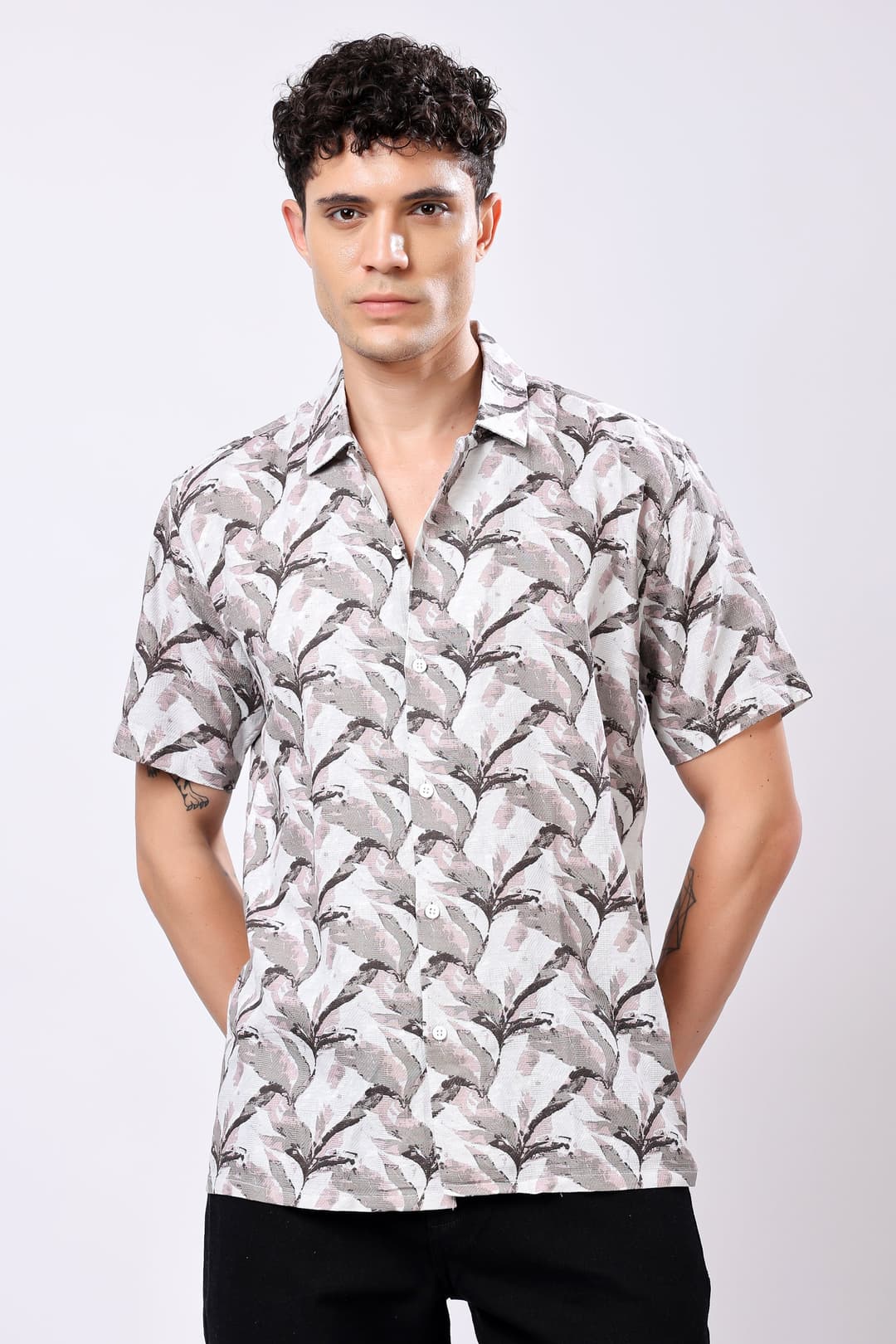Trendy Tropical Leaf Print Half Sleeve Shirt for Casual Wear - Image 1