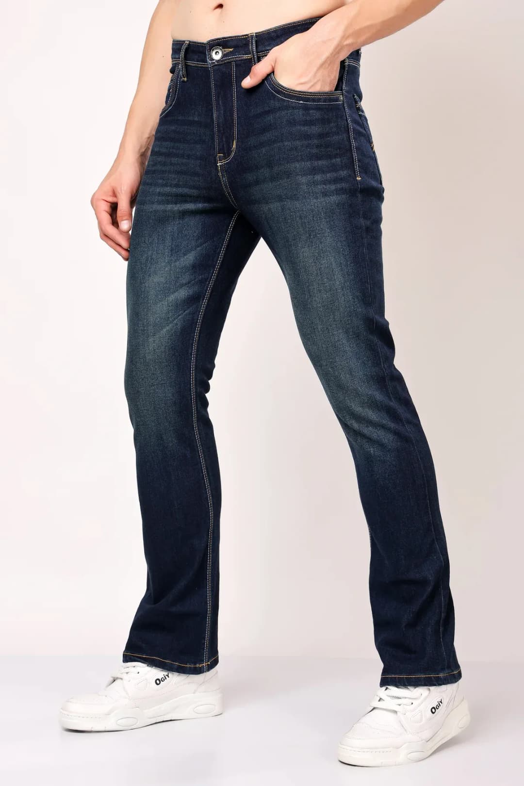 Trendsetting Bootcut Jeans: Embrace Comfort | Style - Image 3